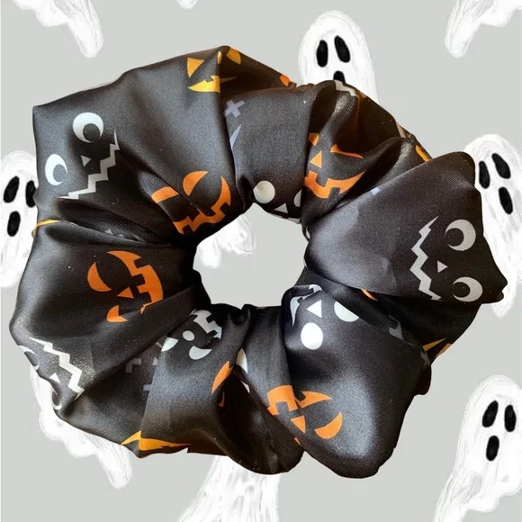 SOLD XL silk Halloween scrunchie - Picture 1 of 2